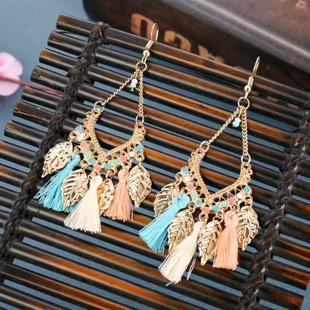 Retro style tassel leaf dangle earrings